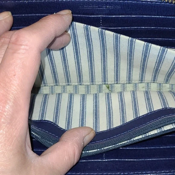 Dooney & Bourke Navy Blue Large Wristlet-Pre-loved. - Picture 9 of 12